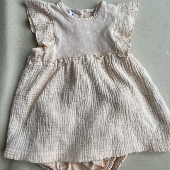Zara Baby Dress with Bloomers 1-3 months & 3-6month - Picture 5 of 12